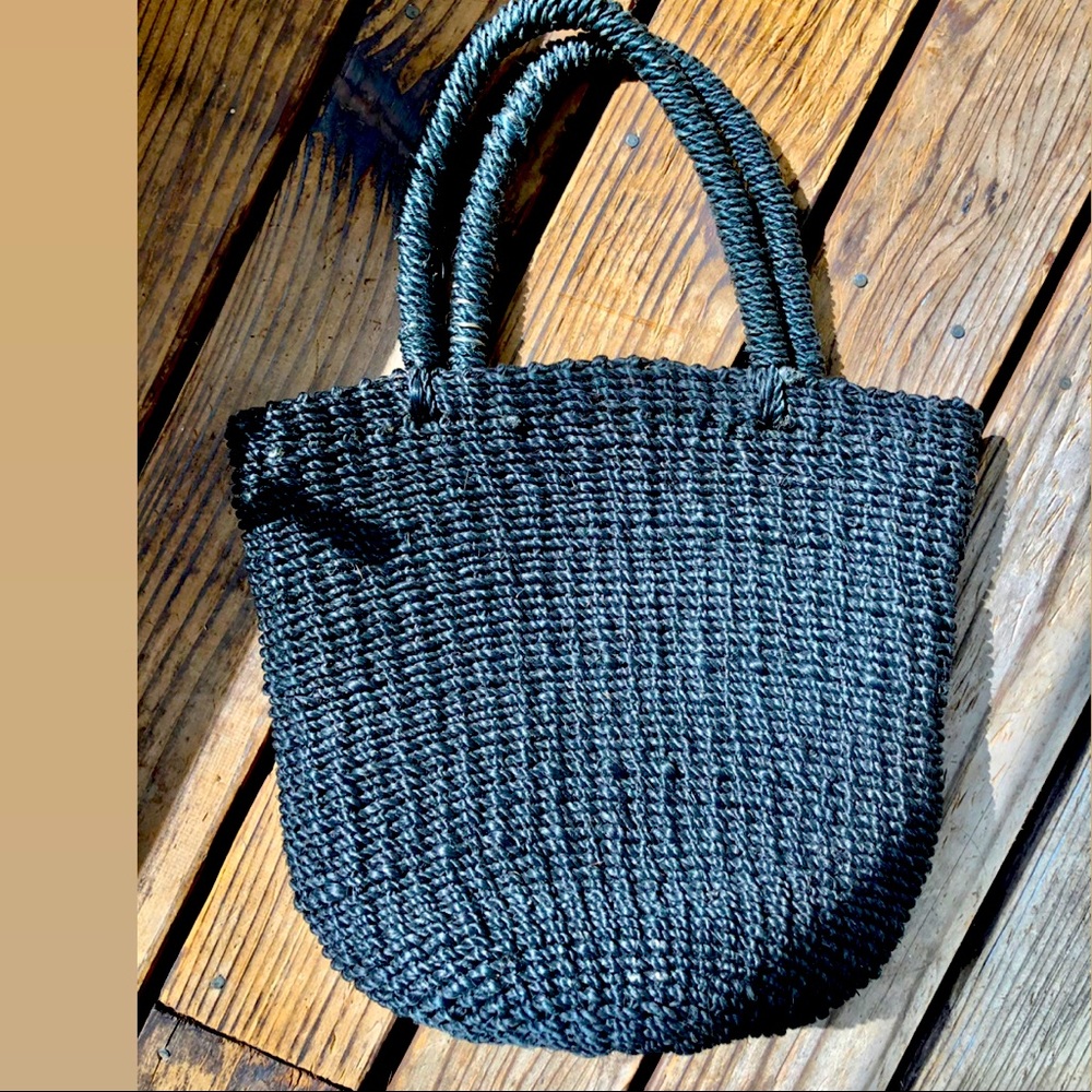 Vintage straw tote bag